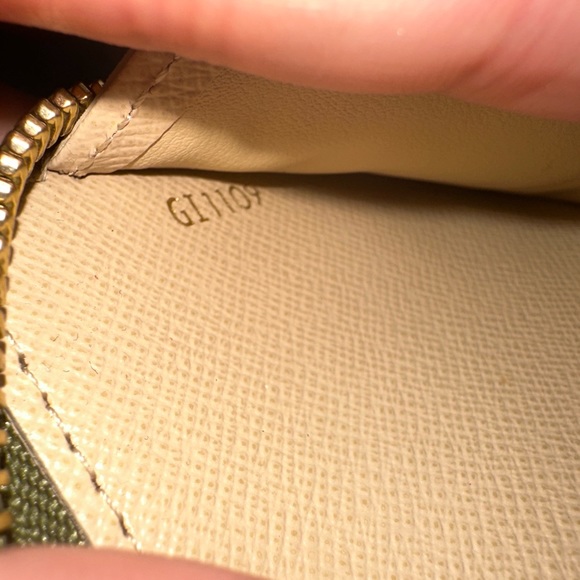 Louis Vuitton Women’s Zippy Wallet Limited Edition - Picture 10 of 11